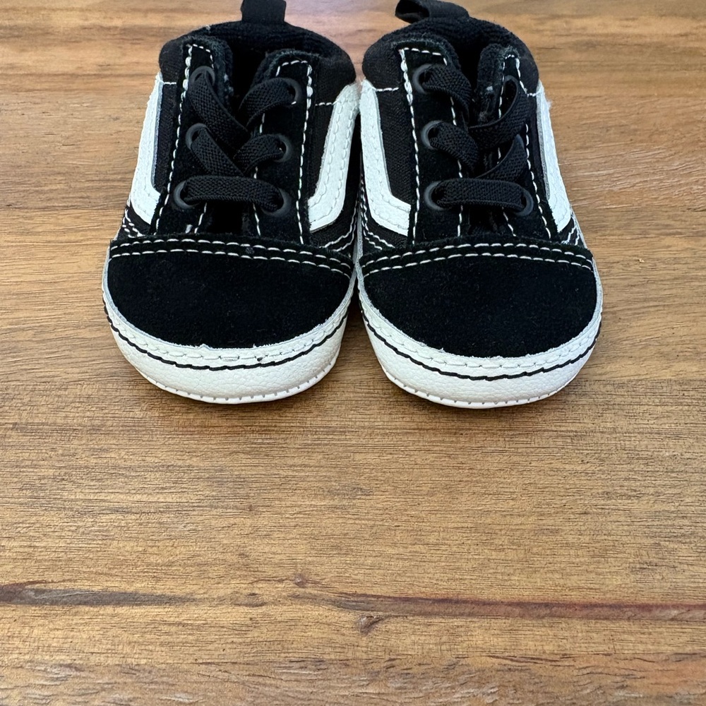 Vans Black and White Sneakers Classic Skate Style